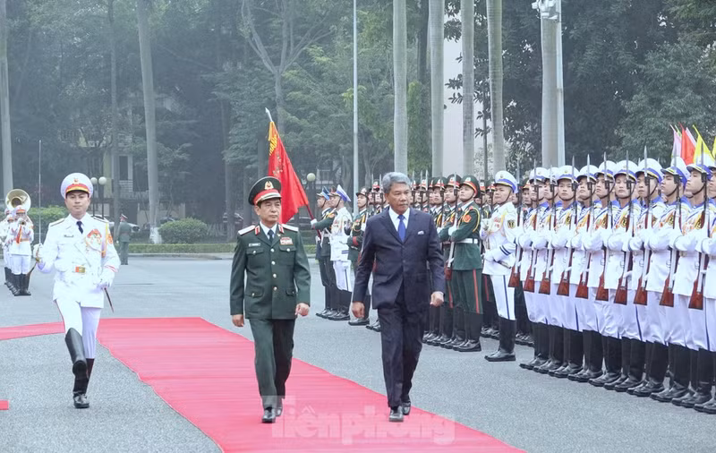 欢迎仪式。(图片来源:前锋报) 欢迎仪式。(图片来源:前锋报)