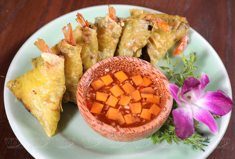 菱角虾炸春卷成品。（图片来源：越南画报）