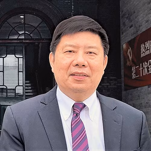 中国社会科学院东南亚研究中心主任许利平 越南共产党与中国共产党的关系可以被视为政党合作的成功范例，因为它已具体化为两国有效的合作机制。加强党际交往，合作内容丰富有利于增进了解和分享。