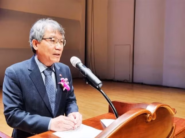 越南驻韩国大使阮武雄在第16届旅韩越南大学生日活动上发言。（图片来源：越通社）