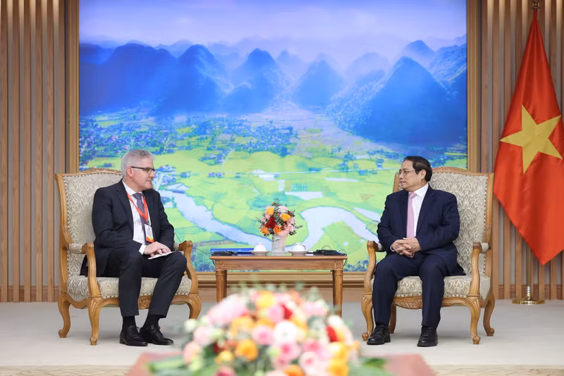 越南政府总理范明正会见瑞士农业部部长克里斯蒂安·霍夫尔。（图片来源：VGP）