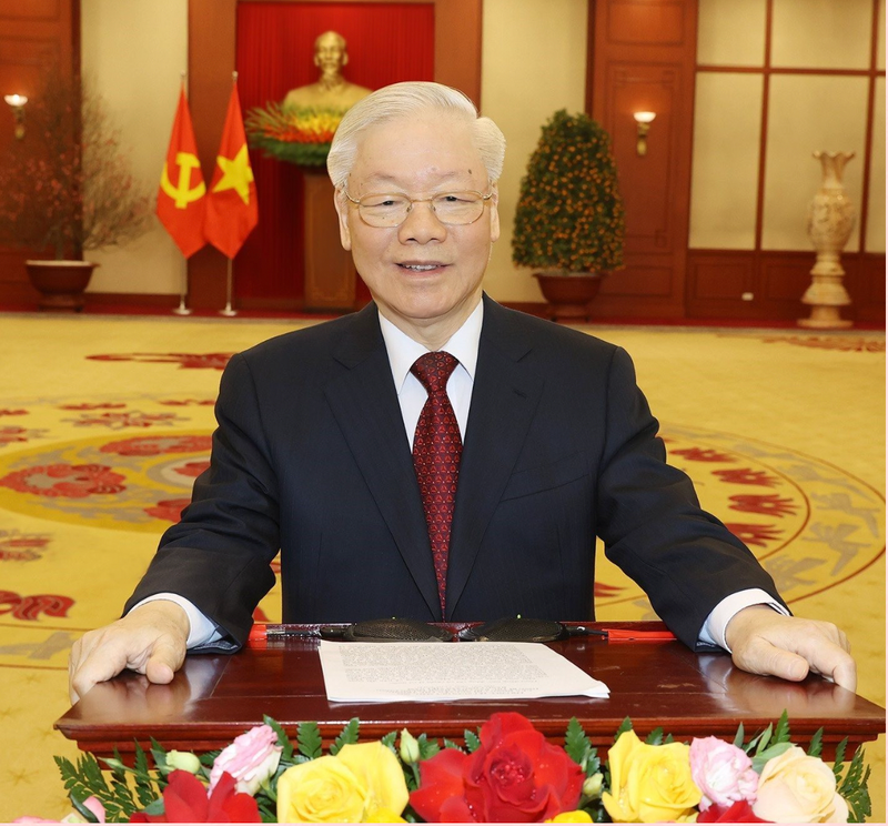 越共中央总书记阮富仲发表二〇二三癸卯年新年贺词。