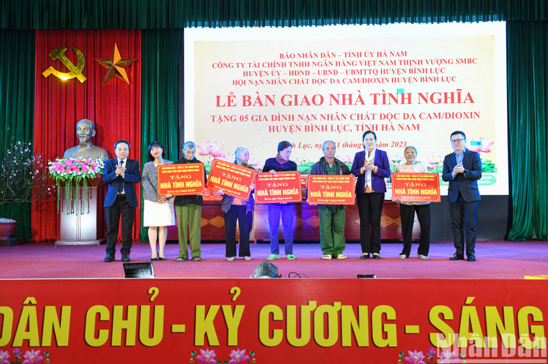爱心房移交仪式。