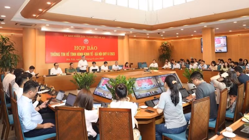 新闻发布会全景。