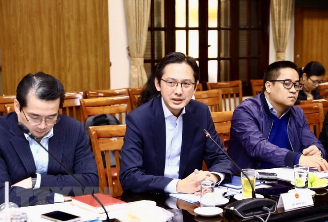 越南外交部副部长杜雄越主持会议。（图片来源：越通社）