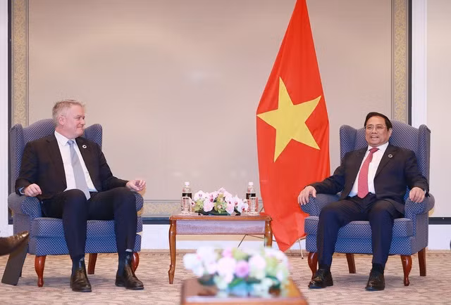 范明正总理会见了经济合作与发展组织秘书长马蒂亚斯·科曼。（图片来源：VGP）