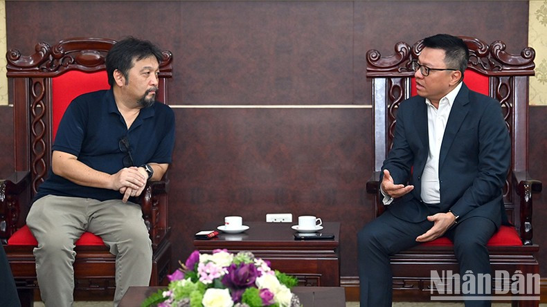 黎国明总编辑和