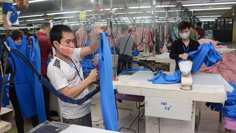 山河制衣股份公司的工人。