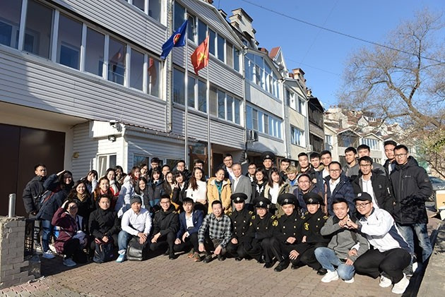 俄罗斯越南大学生。