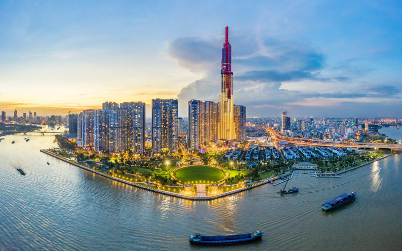 附图：预计2024年越南GDP增速将恢复至6.5%。