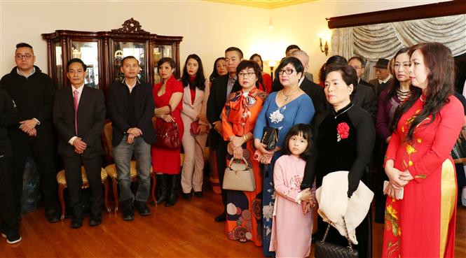 越南驻加拿大大使馆举行迎接2023癸卯年春节活动。（图片来源：越通社）