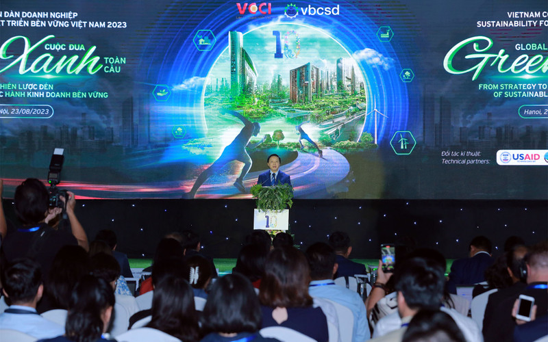 越南政府副总理陈红河出席论坛。（图片来源：VGP）