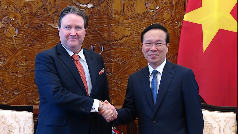 越南国家主席武文赏会见美国驻越大使马克 ·纳珀。