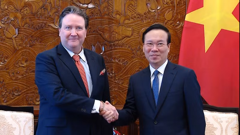 越南国家主席武文赏会见美国驻越大使马克 ·纳珀。