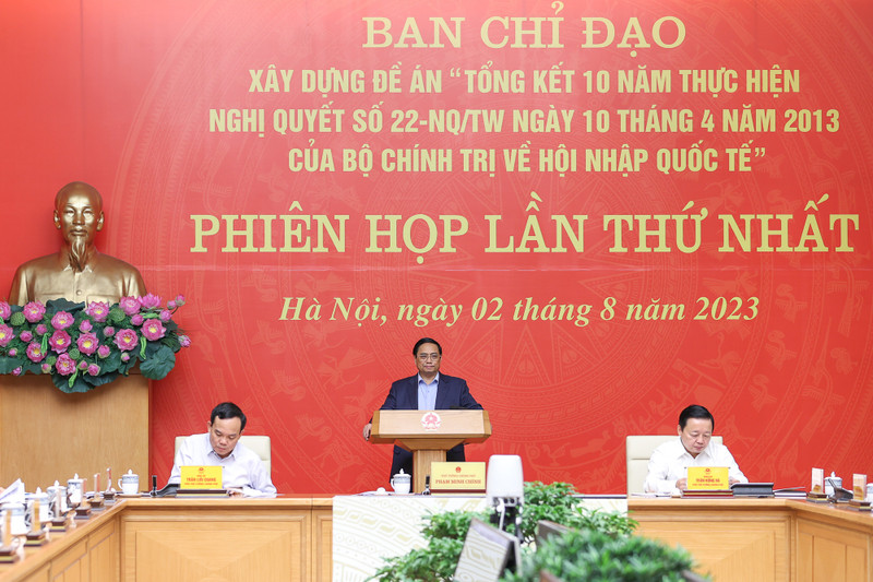 政府总理范明正主持会议。（图片来源：VGP）