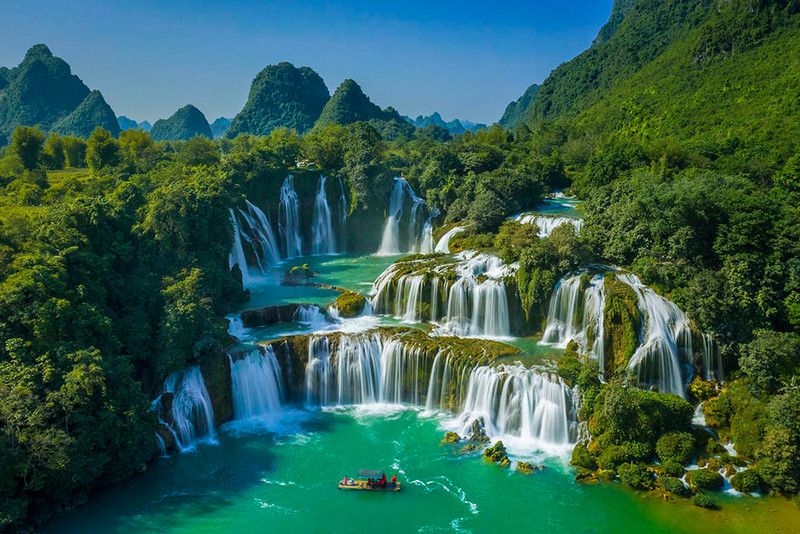 板约瀑布美景。