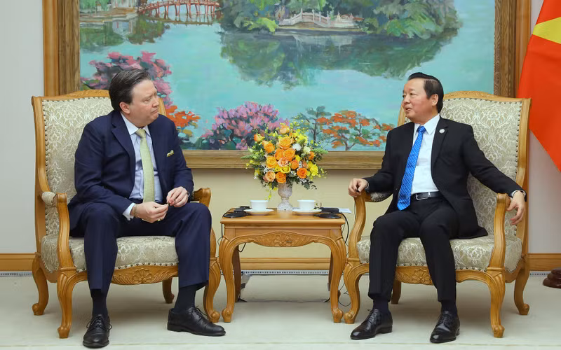 越南政府副总理陈红河会见美国驻越南大使马克•纳珀。（图片来源：VGP）