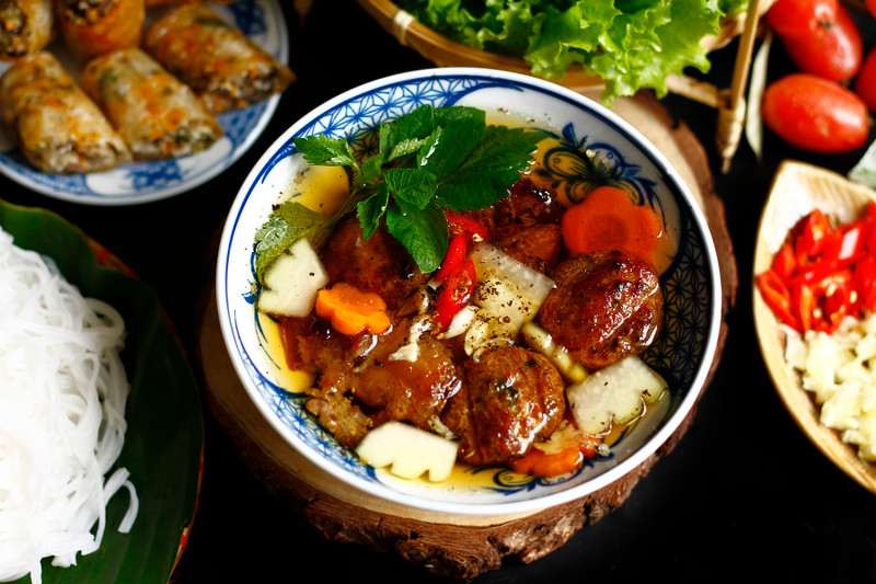 河内烤肉米线。