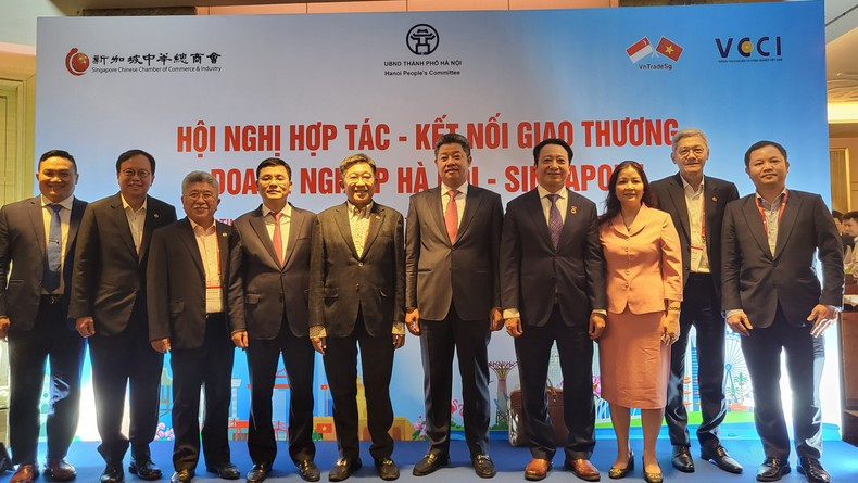 与会代表合影。