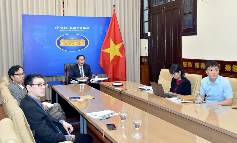 越南外交部部长裴青山率团出席会议。（图片来源：越通社）