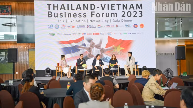 越泰企业论坛8月15日在泰国曼谷举行。（图片来源：丁长 摄）