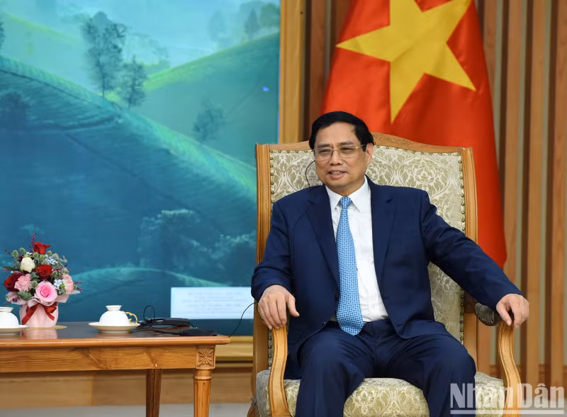 范明正总理在会见中发表讲话。