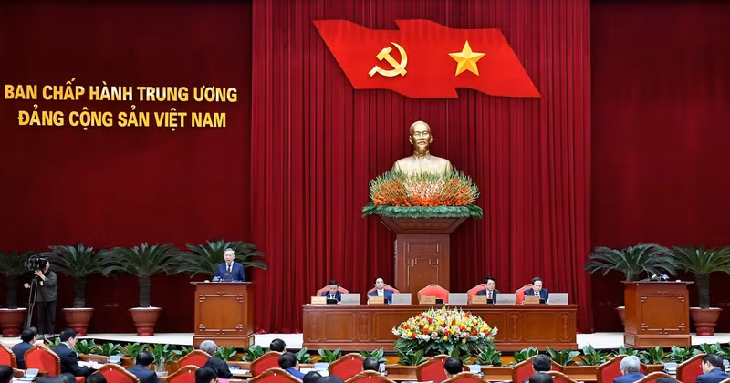 越共第十三届中央委员会会议在河内隆重开幕。