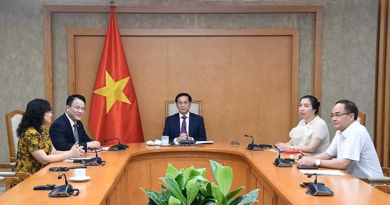 越南政府副总理兼外交部长裴青山与欧盟委员会副主席卡娅·卡拉斯通电话。（图片来源：越通社）