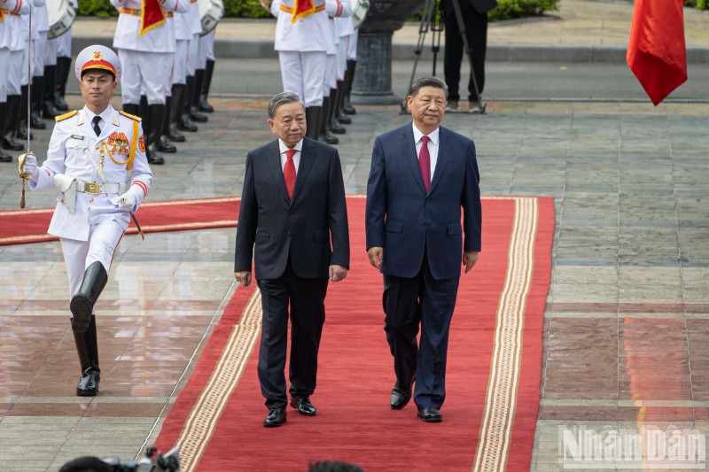 苏林总书记和中共中央总书记、中国国主席习近平。