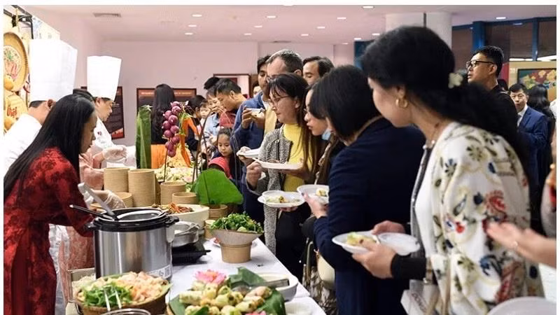 越南美食亮相“2024年沙特阿拉伯越南日”。