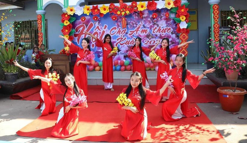 学生们演出的艺术活动。