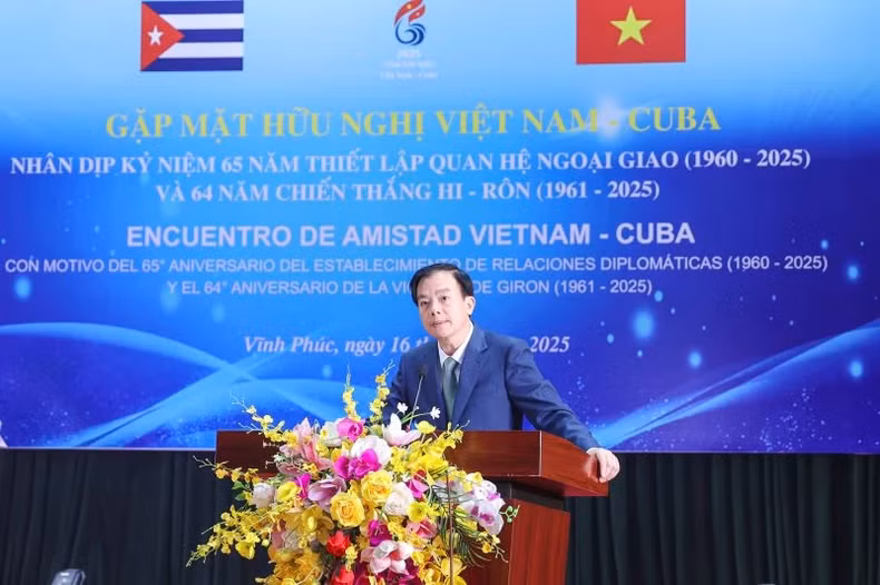 越古友好协会副主席潘文贵在活动上发表讲话。