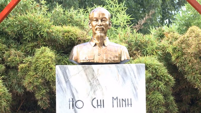 位于哈瓦那胡志明公园的胡志明主席雕像。（图片来源：越通社）