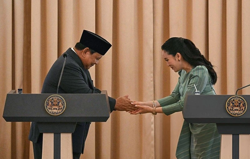 泰国总理佩通坦·钦那瓦与印度尼西亚总统普拉博沃·苏比安托。