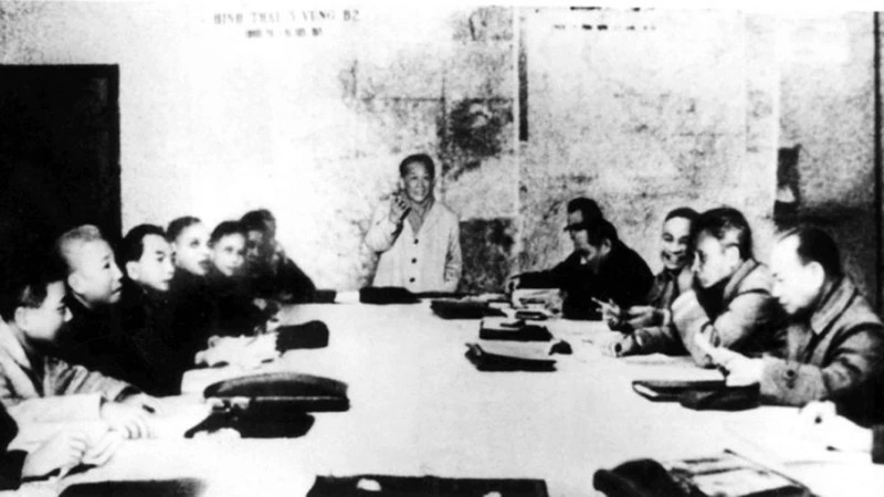 面对重大战略机遇和军事政治条件基本充足的形势，1974年10月，中央政治局召开会议，讨论解放南方的战略计划。 （图片来源：越通社）