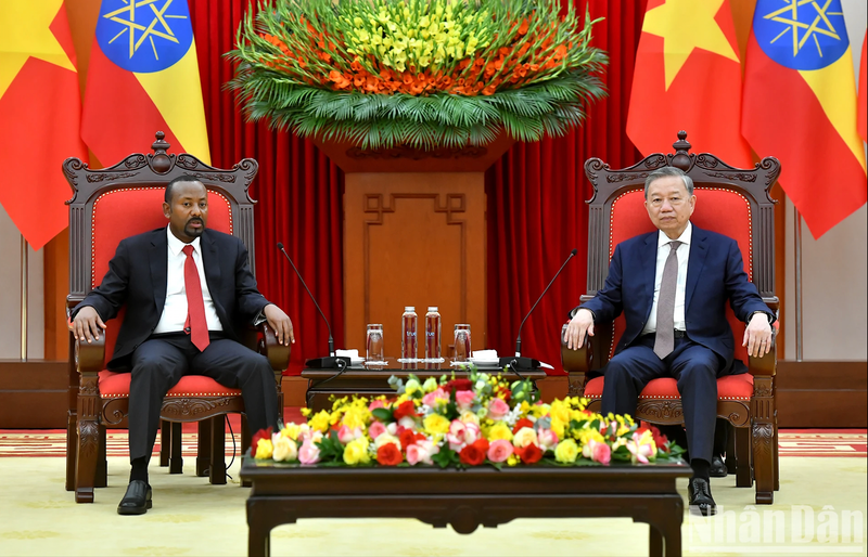 越共中央总书记苏林会见埃塞俄比亚总理阿比·艾哈迈德。