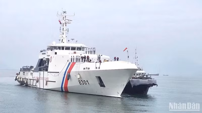搭载84名军官和船员的菲律宾海岸警卫队“加布里埃拉·思朗”（BRP Gabriela Silang）号海警船已靠泊岘港仙沙港。（亭曾摄）
