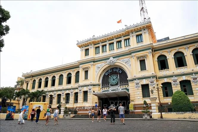 西贡中心邮政局是胡志明市著名目的地。（图片来源：越通社）