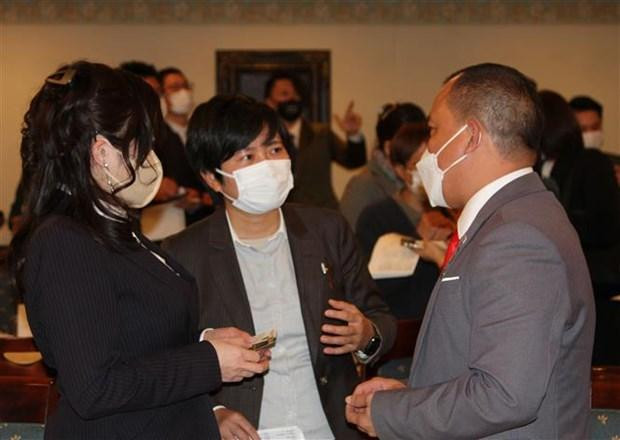 越日贸易促进会在日本群马县前桥市举行，吸引越日两国近60家企业代表参加。