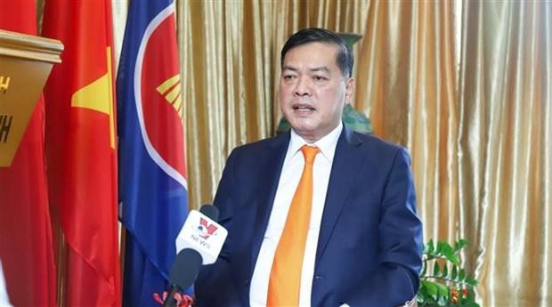 越南驻新加坡大使梅福勇。