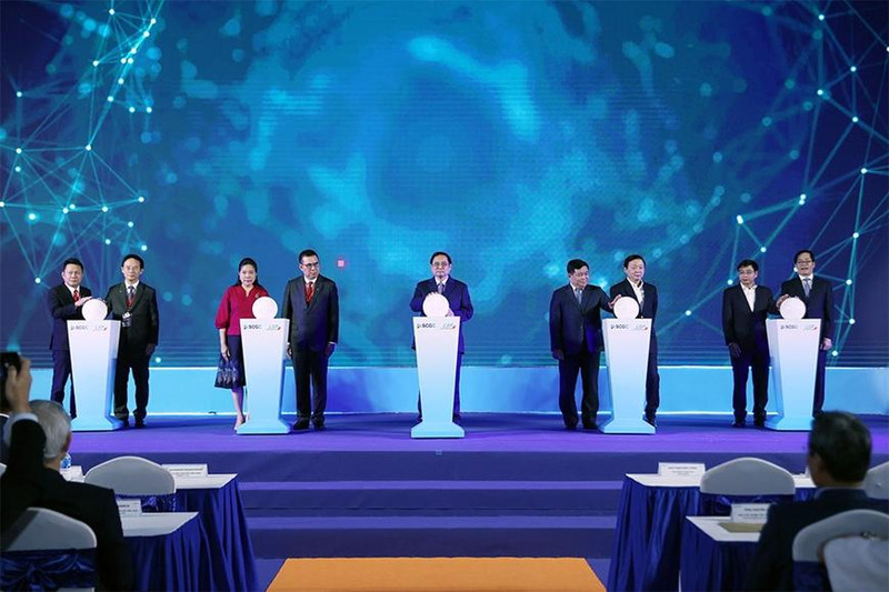 越南政府总理范明正出席南方石化综合体子项目落成典礼。（图片来源：人民军队报）