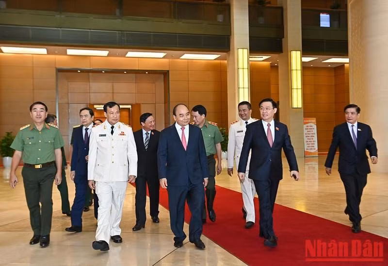 越南国家主席阮春福、越南国会主席王廷惠以及各位代表出席庆典。 越南国家主席阮春福、越南国会主席王廷惠以及各位代表出席庆典。