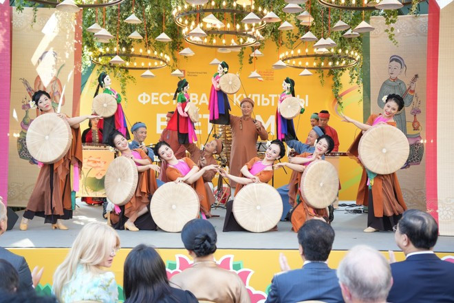 “越南——热带色彩”的越南文化节开幕式的文艺表演。 2-9283.jpg