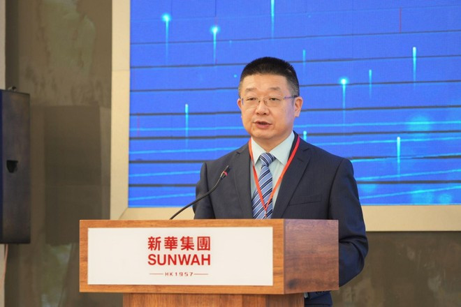 中国驻胡志明市总领事唐立先生。