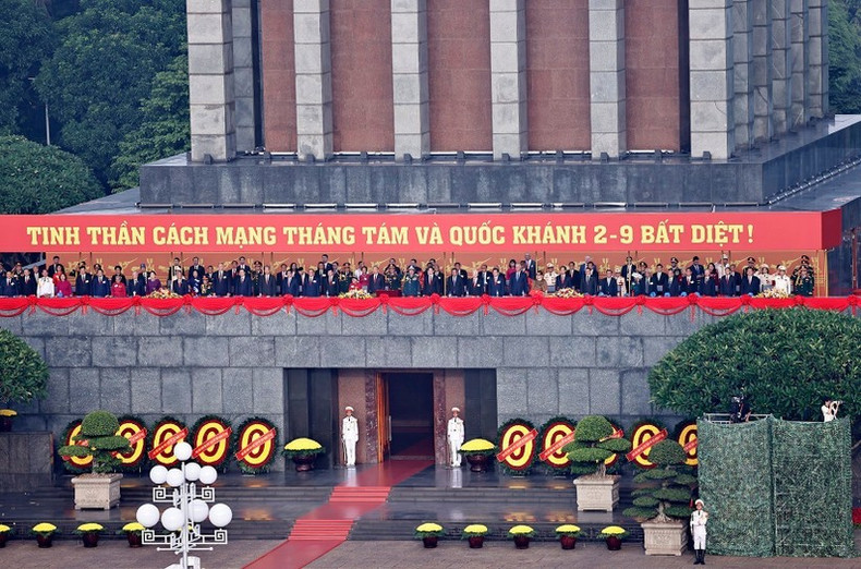 党、国家领导人和前领导人出席纪念八月革命胜利和九·二国庆80周年庆典。 9.jpg