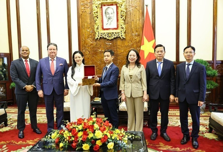 国家副主席武氏映春会见越裔女宇航员阿曼达·阮。 2-5151.jpg