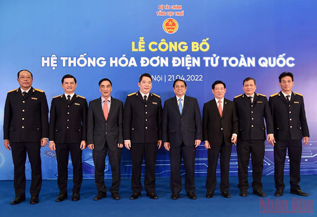 越南政府总理范明正出席全国电子发票系统公布仪式(组图) ảnh 2 越南政府总理范明正出席全国电子发票系统公布仪式(组图) ảnh 2