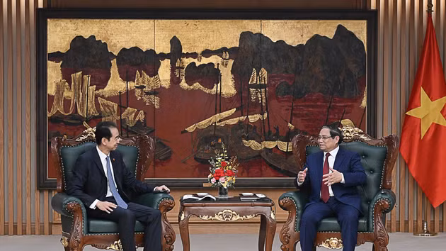 越南政府总理范明正会见中国驻越南大使何炜【组图】