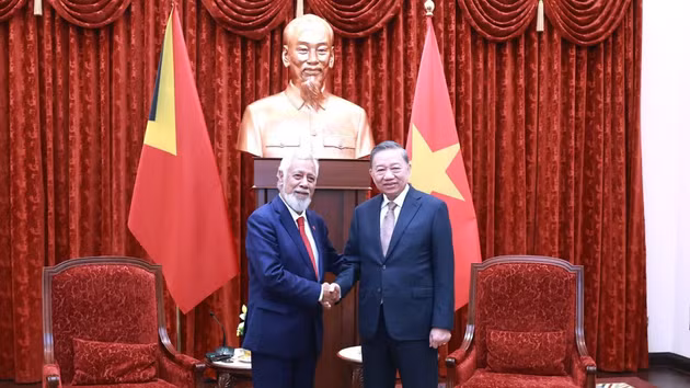 越共中央总书记、国家主席苏林会见东帝汶总理凯·拉拉·夏纳纳·古斯芒。