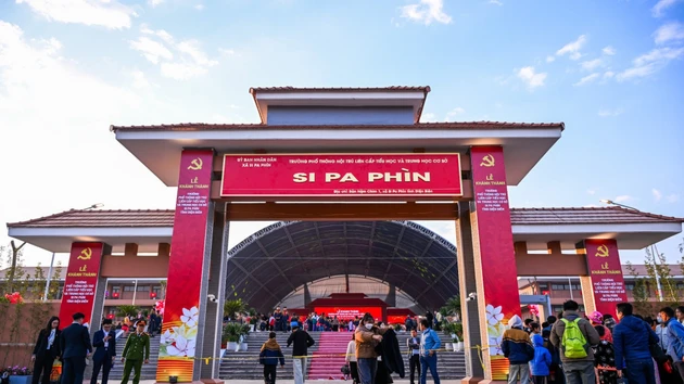 越南北部边境地区最现代的九年一贯制寄宿制学校今日竣工启用【组图】